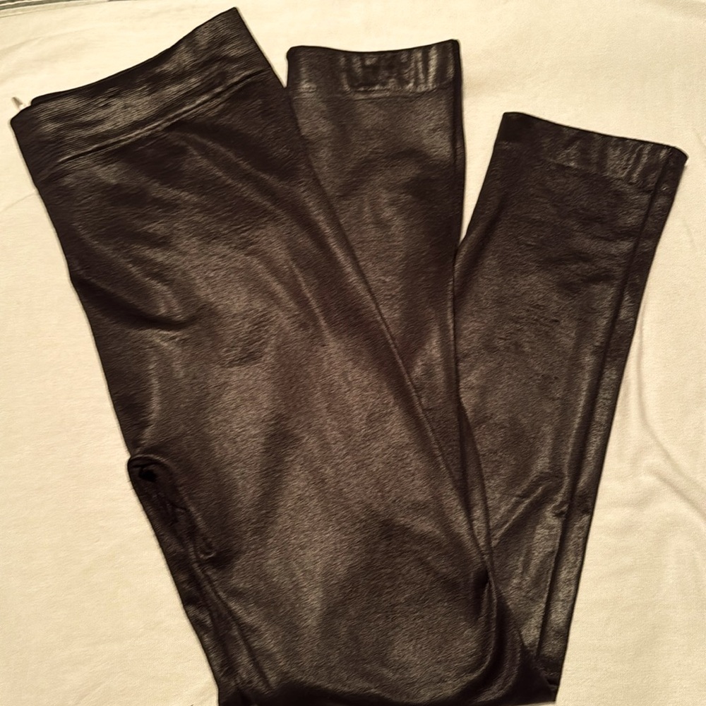 Fornia black shine leggings